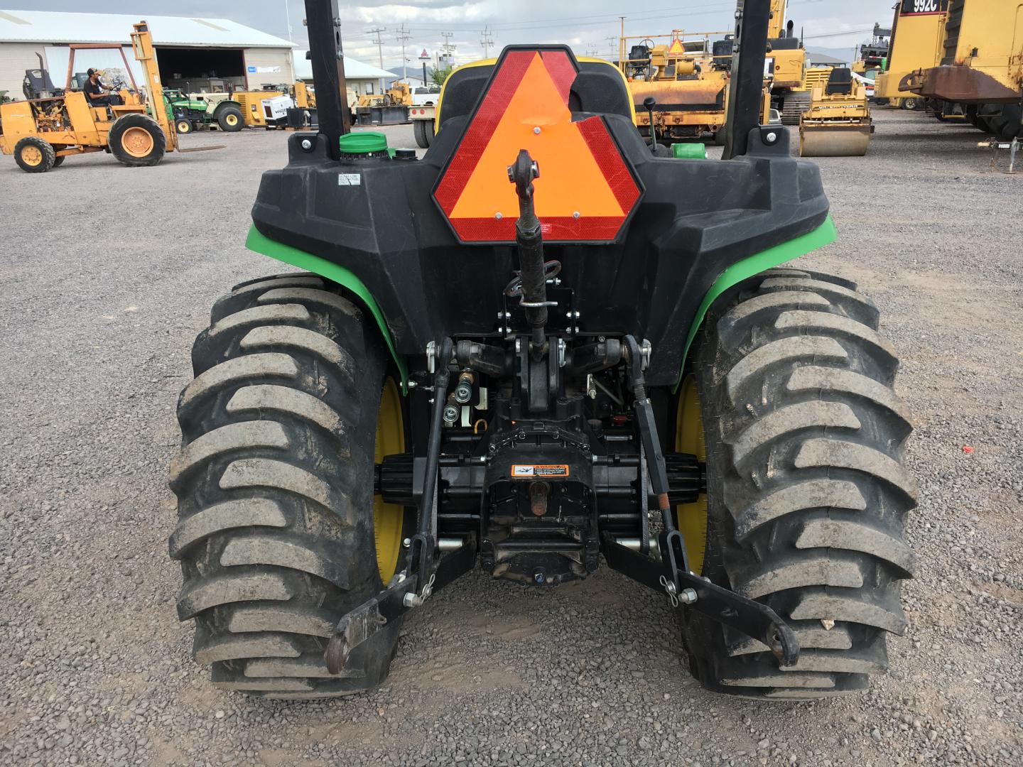 ./imagenes/INVOICE/2019/16451/TRACTOR AGRICOLA JOHN DEERE 3038E (19).JPG